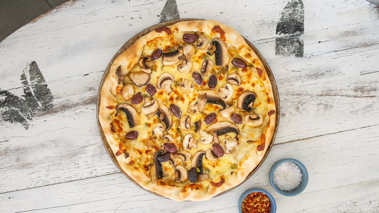 Wild Mushroom Pizza (v)