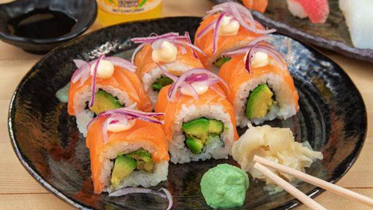 Salmon, Avo and Onion