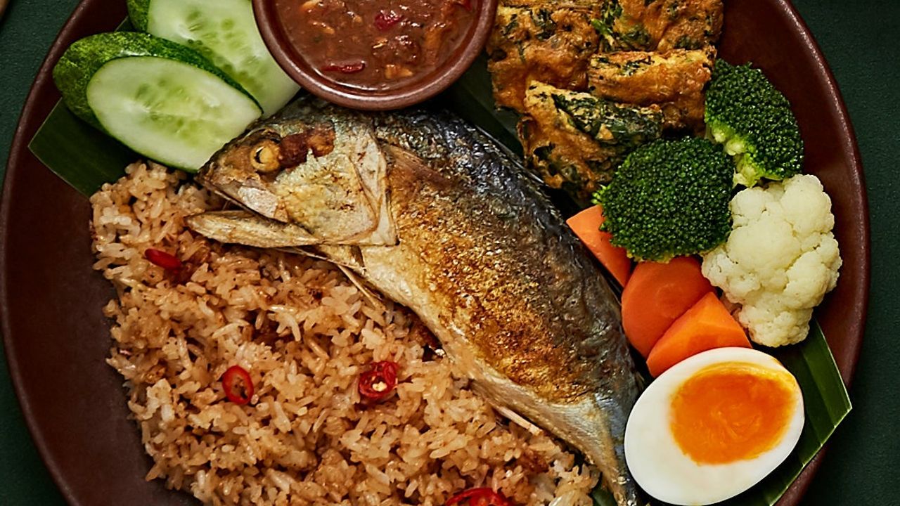 Khao Pad Nam Prik Platu