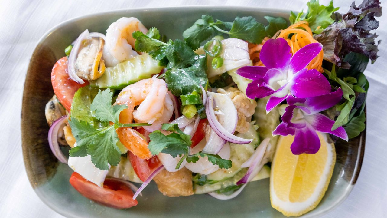 SL4. Mix Seafood Salad (Yum Talay)