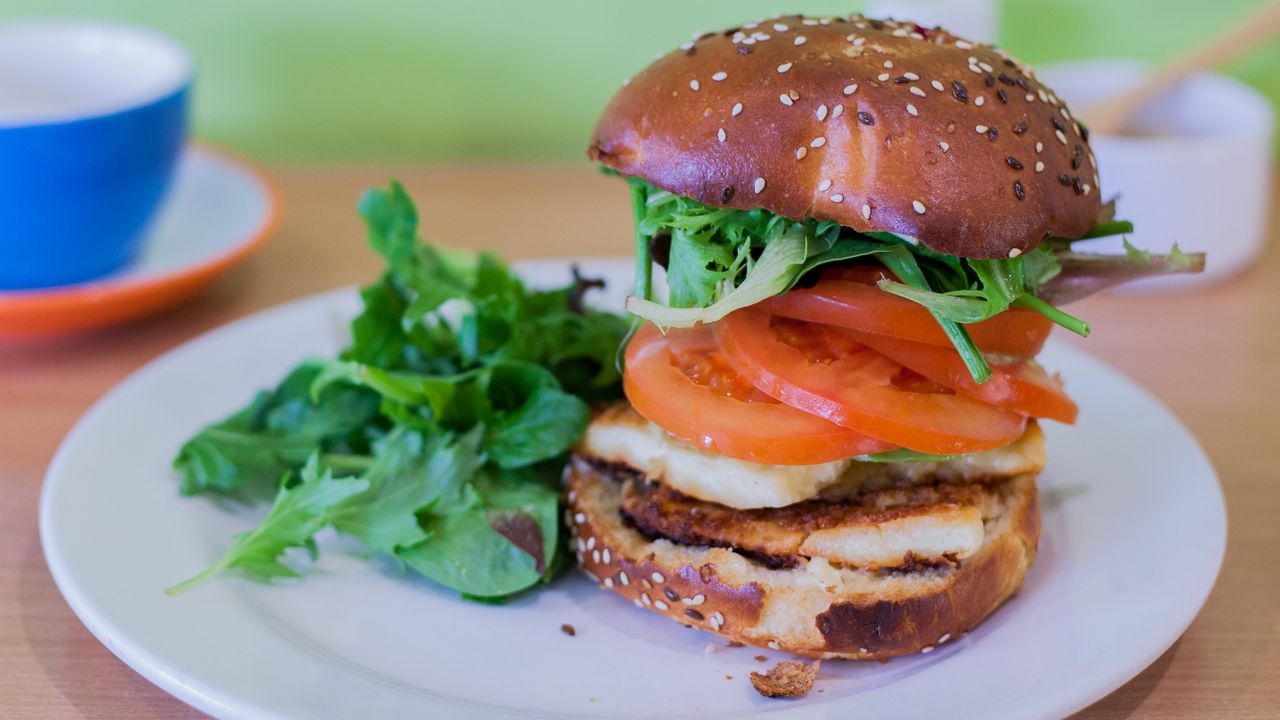 Halloumi Burger (V)
