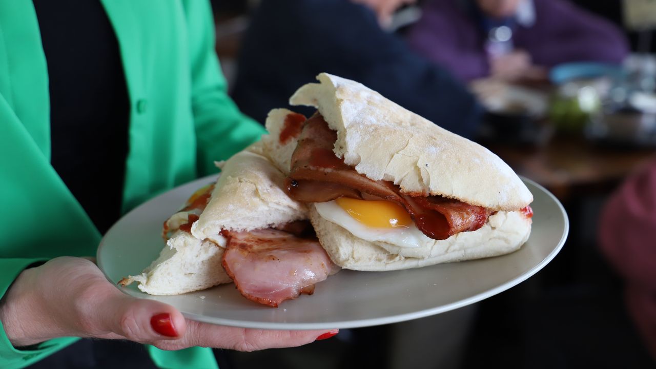 Bacon and Egg Roll Classic