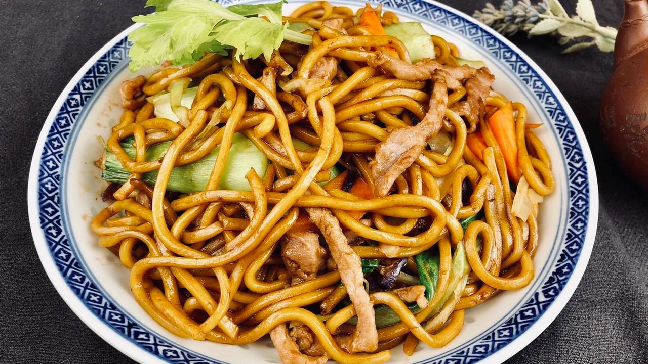 Shanghai Fried Noodle with Pork / Beef