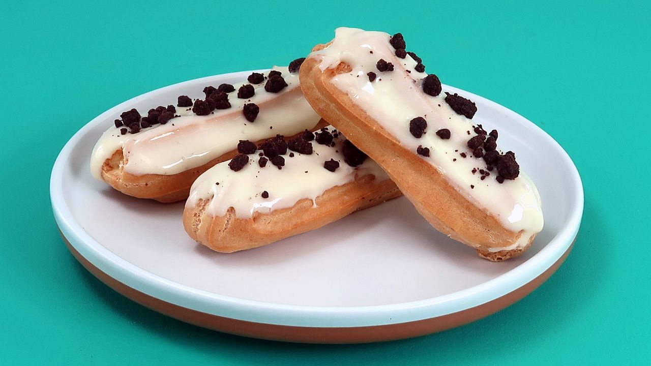 Cookies & Cream Eclair