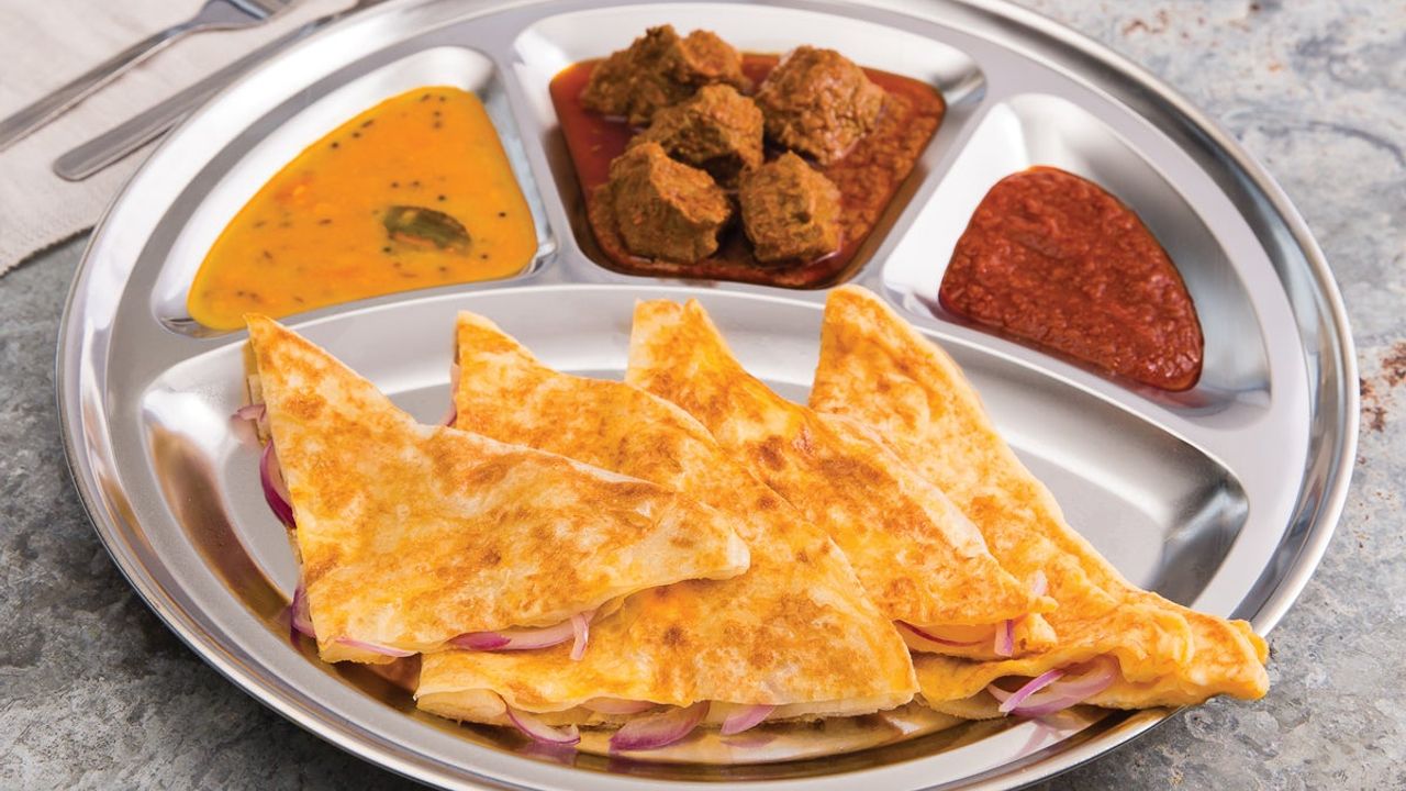 Roti Telur Bawang with Beef Rendang