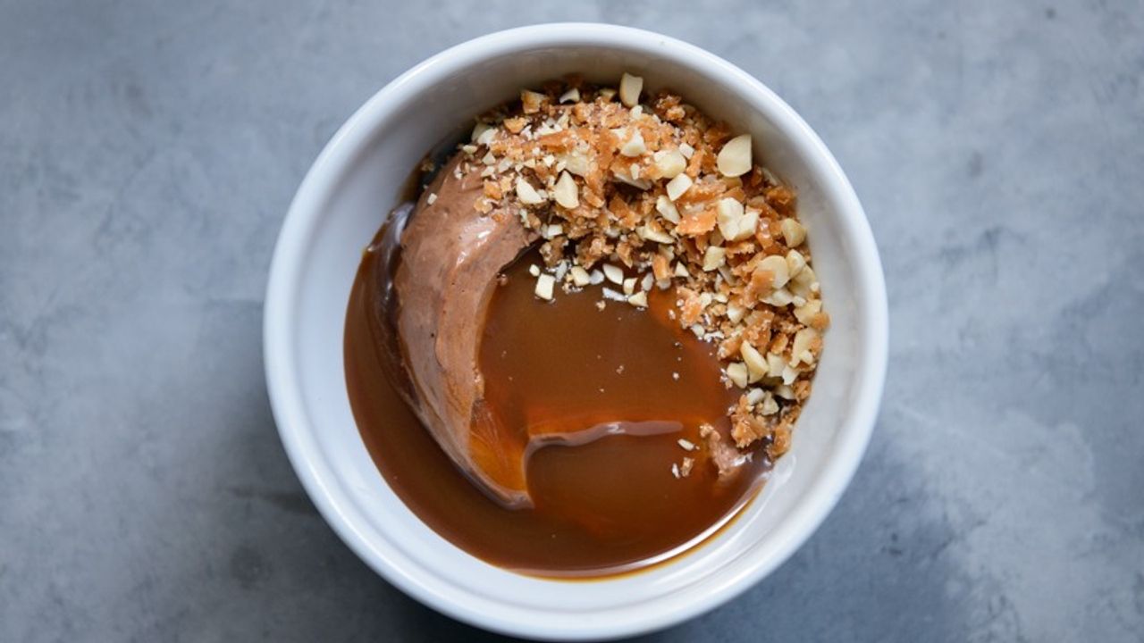 Chocolate & peanut butter mousse