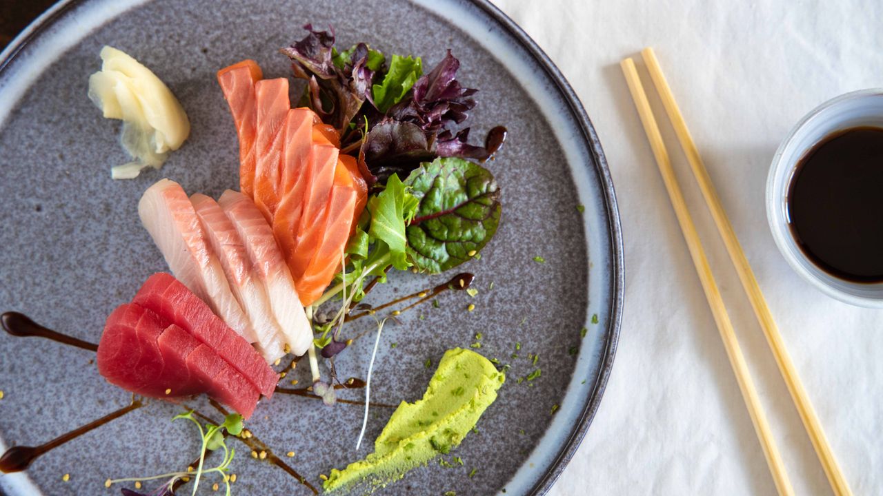 Light Mix Sashimi (9 Pc)