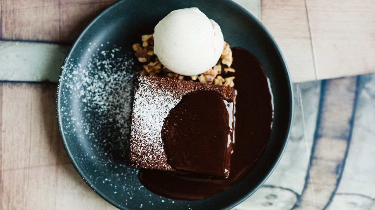 Choc Walnut Brownie (V)