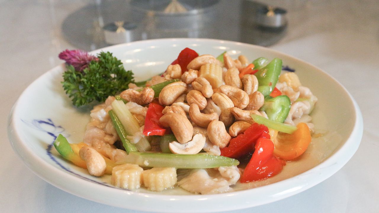 Chicken Fillet with Cashew Nuts