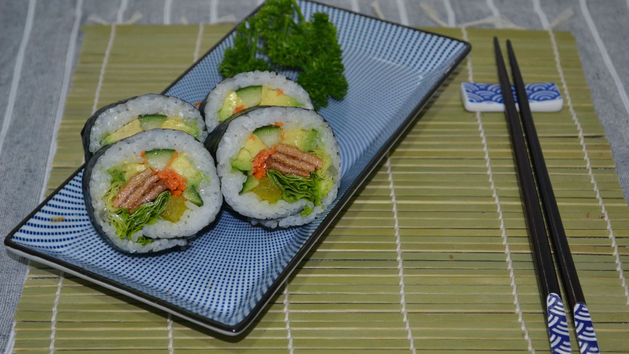 Vegetable Roll (4pc)