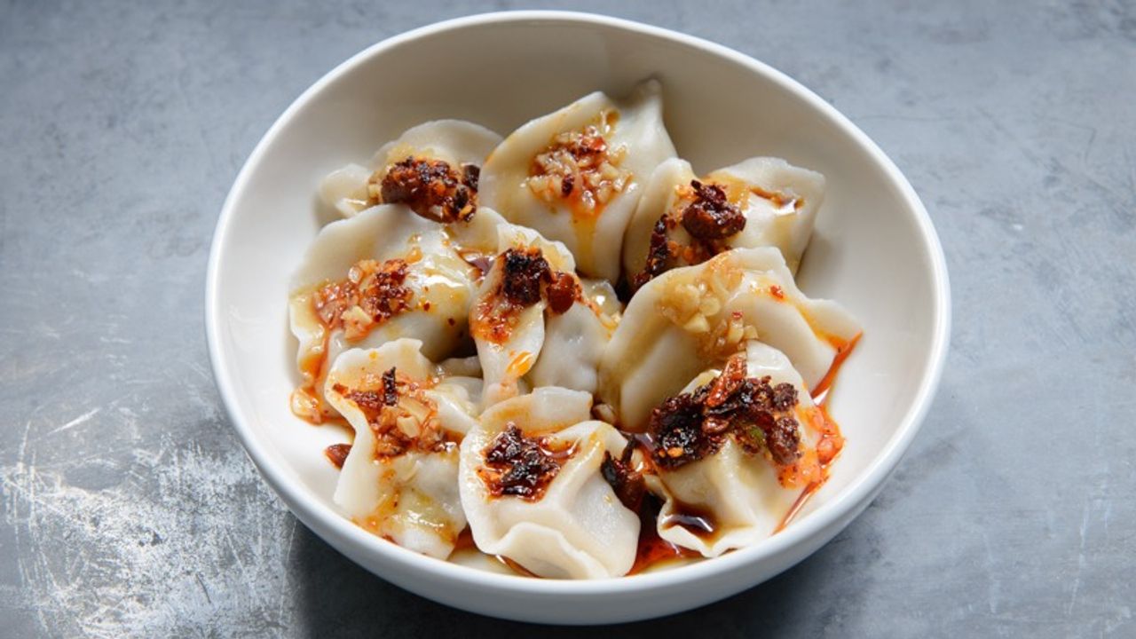 Prawn & Chicken Dumplings, Chilli & Vinegar Sauce (6)