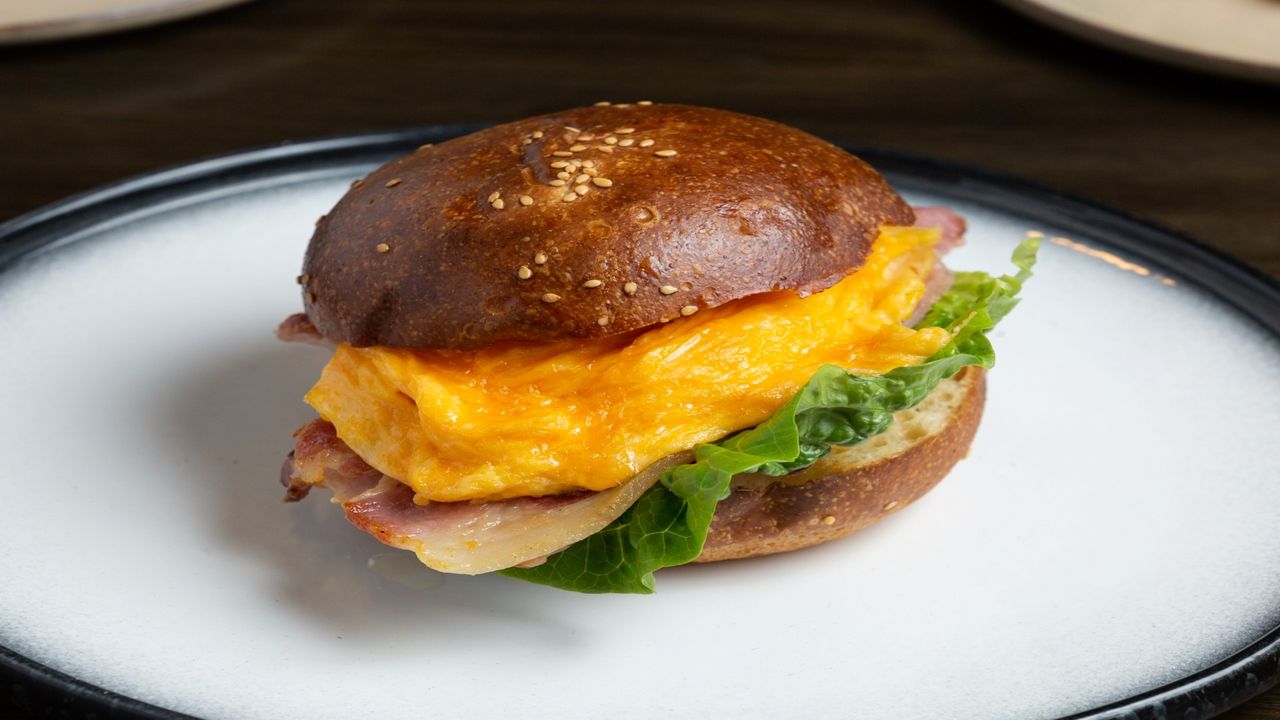 Bacon & Egg Roll