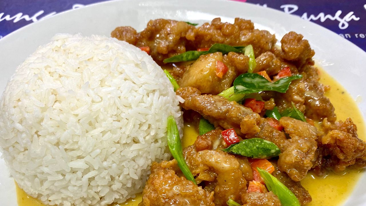 2. Buttered Milk Chicken with Steamed Rice