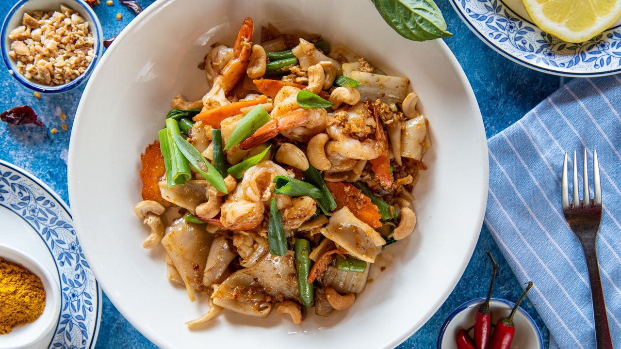Cashew Nut Stir Fry Noodles