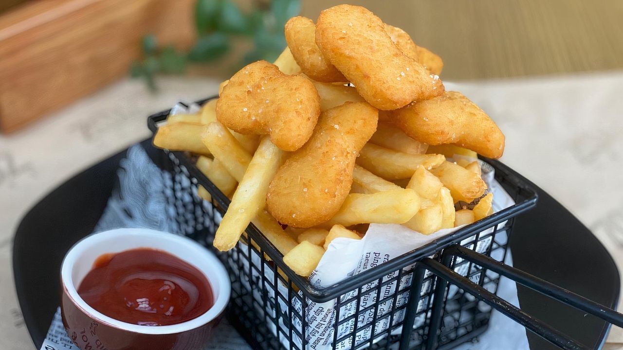 Chicken Nuggets & Chips