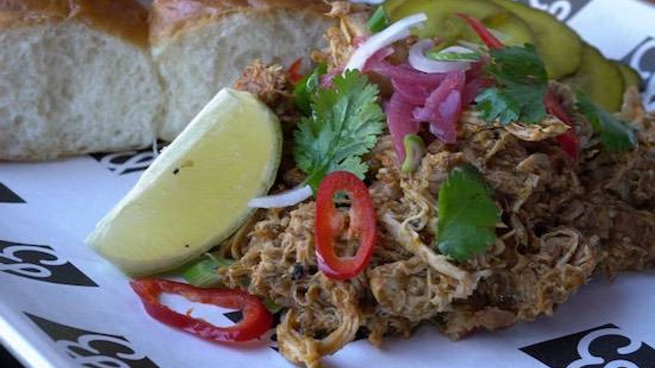 Salsa Verde Shredded Chicken (300g) inkl. Side