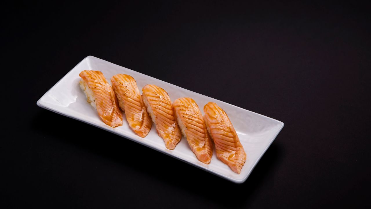 Salmon Aburi