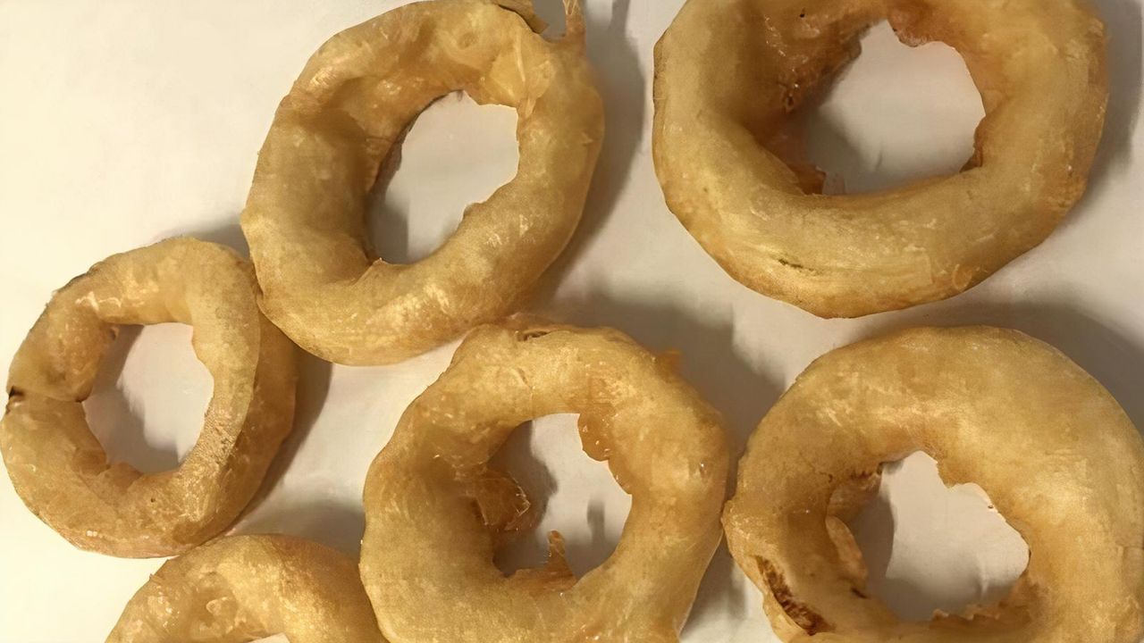 10 Battered Onion Rings