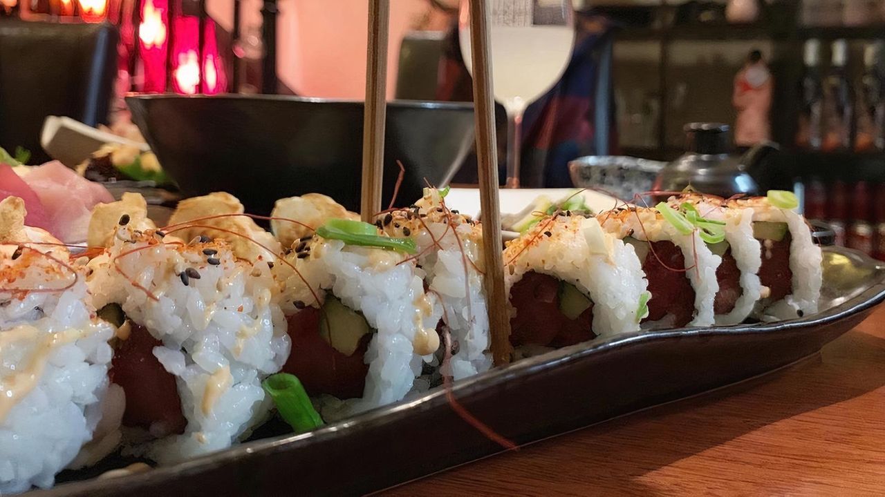 Spicy Fresh Tuna Roll (8 Pcs)