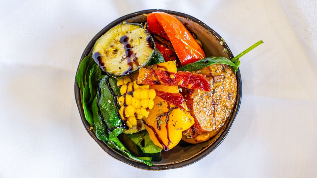 Half-Half Hot & Salad Sides (Regular)
