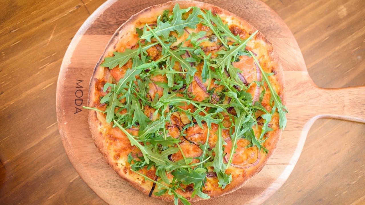 Frenchy's Salmon Pizza (Medium)