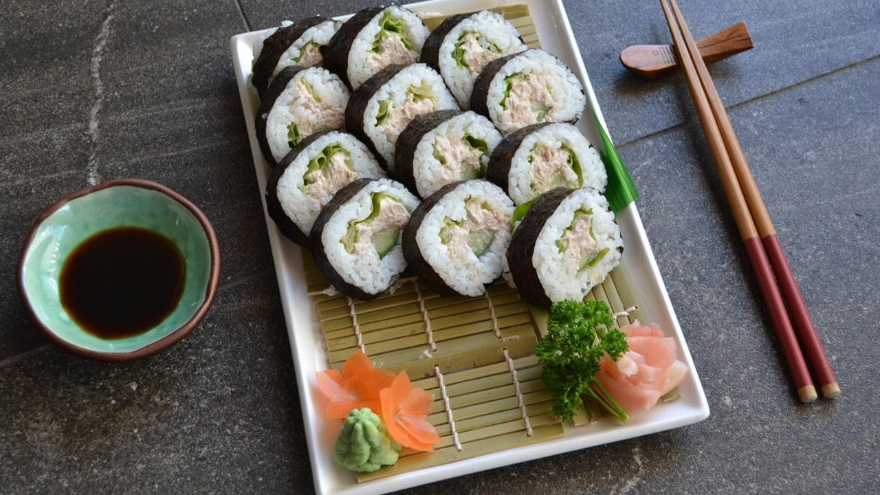 Tuna (Cooked) Sushi Roll
