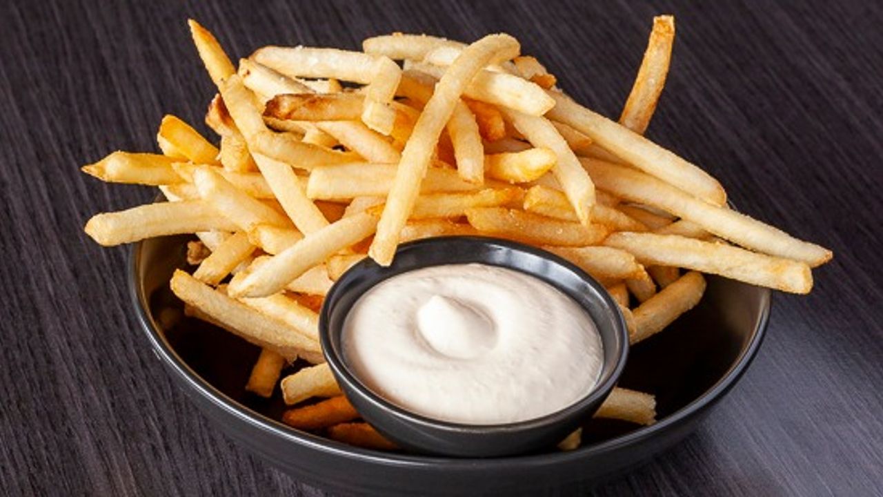 Shoestring Fries (V)