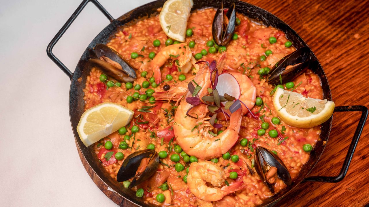 Mini Paella ( Chicken, Seafood or Vege)