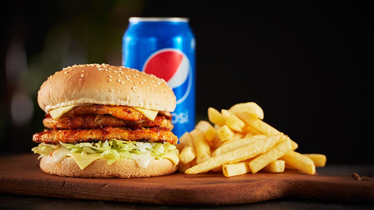 Hot Jumbo Burger Meal