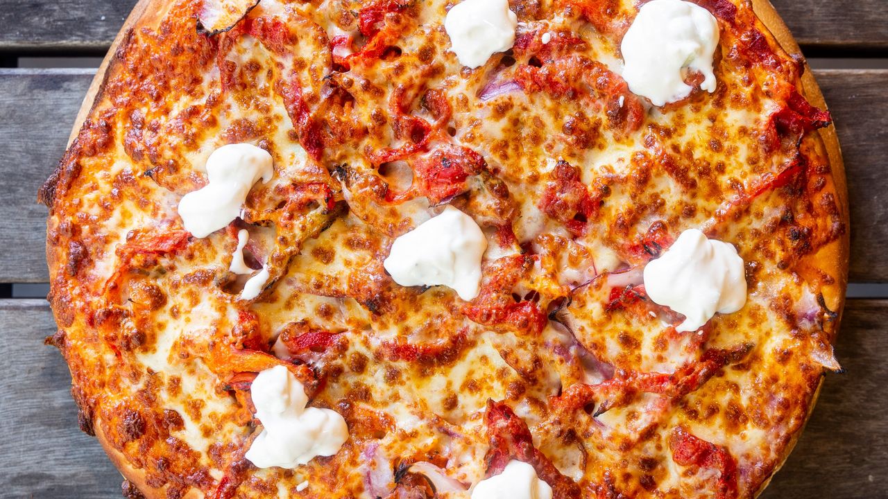 Tandoori Chicken Gourmet Pizza Family Size