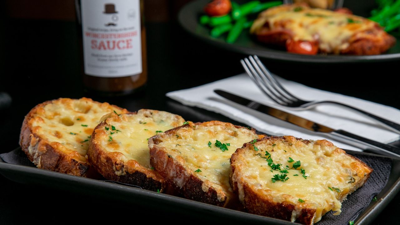 Cheesy Garlic Bread