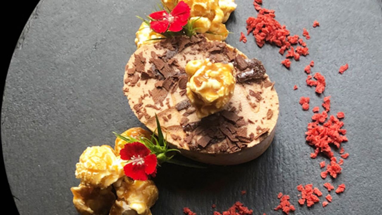 Mini Caramel Popcorn Cheesecake