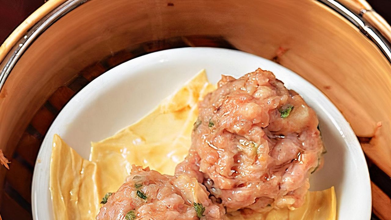 08 Beef meatballs (2 pcs)