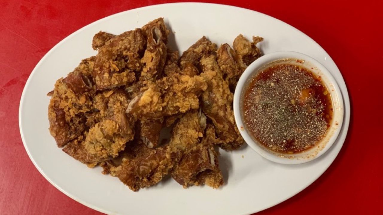 Deep fried pork intestine ไส้ทอด