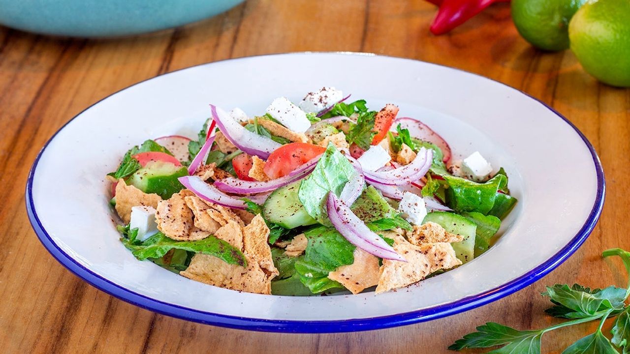 Egyptian Fattoush Salad