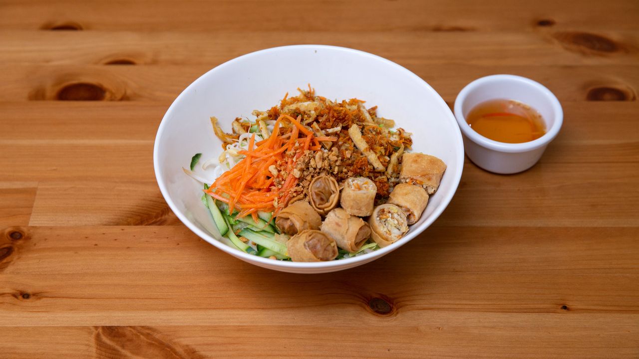 Vegetable Tofu Spring Roll & Rice Vermicelli