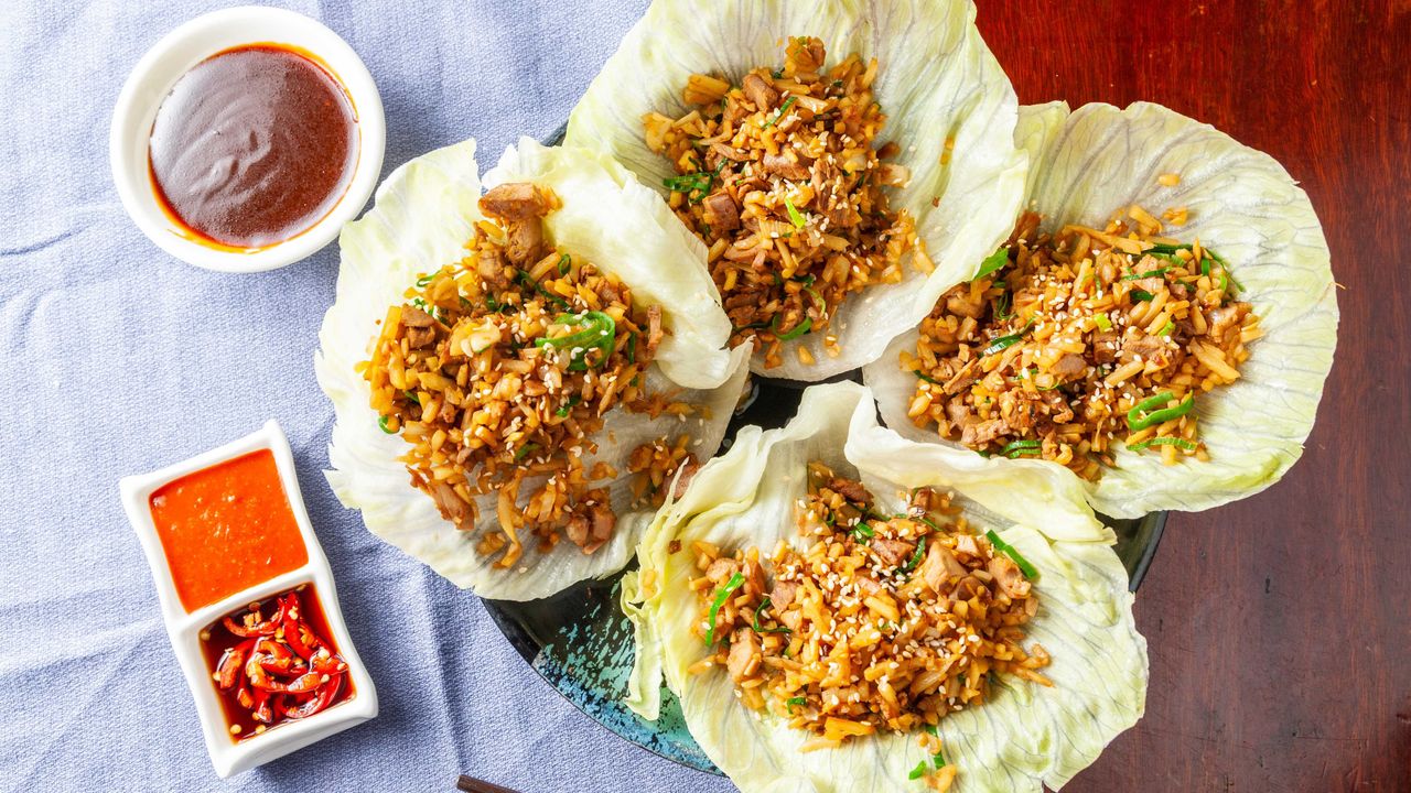 1201. San Choy Bow with Peking Duck Meat/ 鴨鬆生菜包