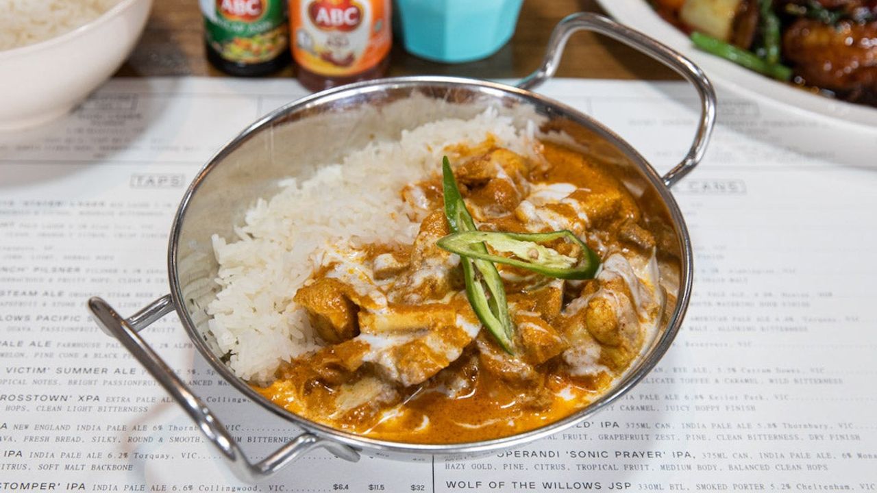 Butter Chicken Curry with Green Chilli