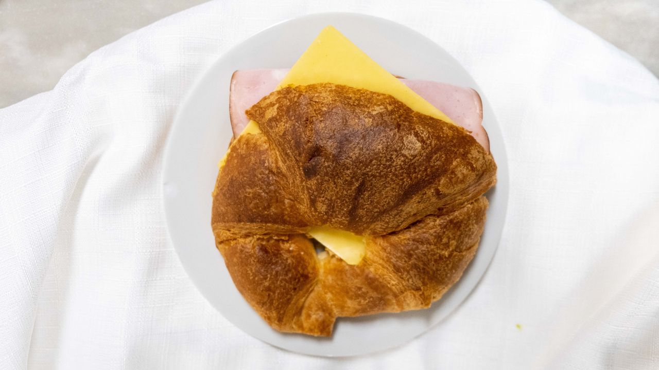Croissant Ham and cheese