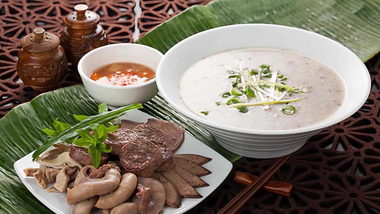 Congee with Pork Innards & Blood Sausages