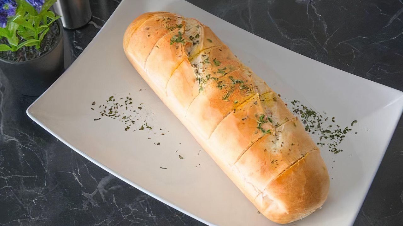Garlic Bread 9'' Roll