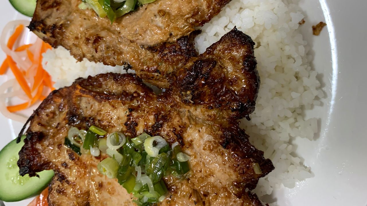 115. Broken Rice with 2 Pieces of Grilled Pork