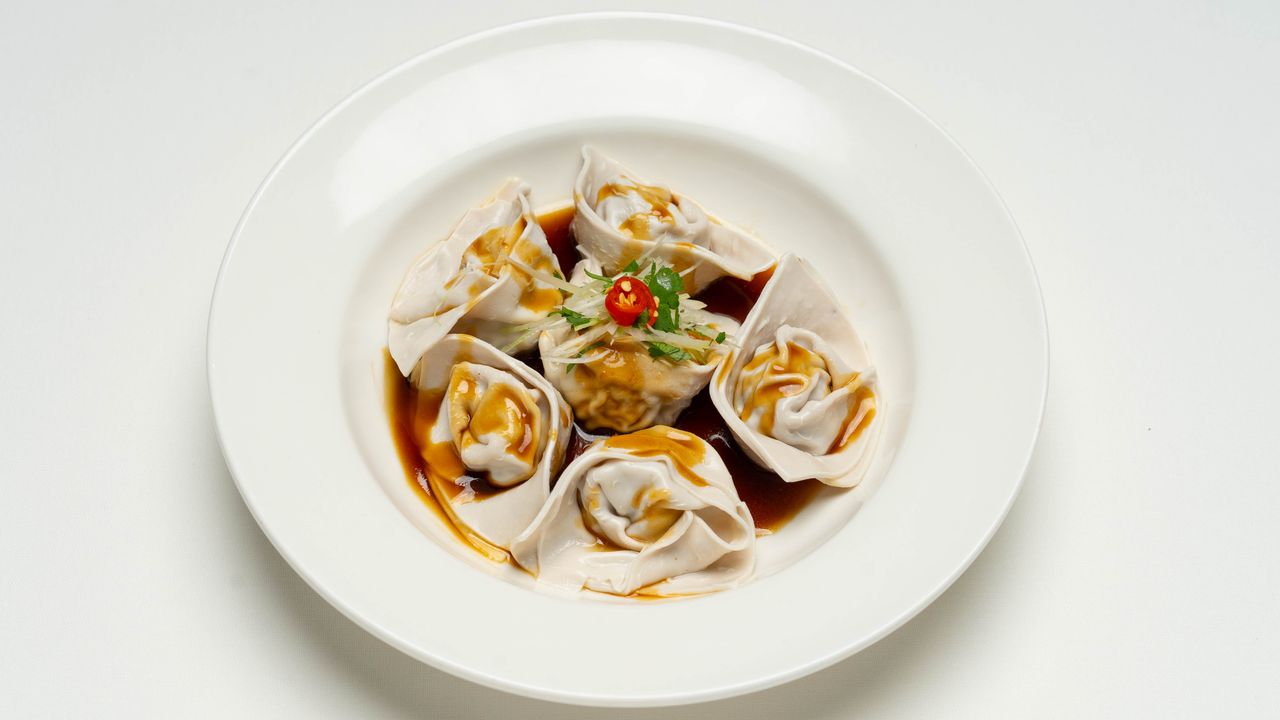 Northern Style Pork Wonton in Mild Spicy Sauce (6 pieces)  紅油抄手