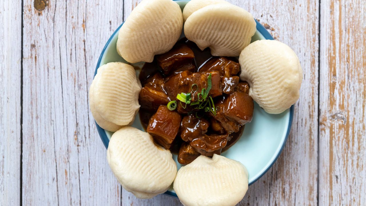 Soy Sauce Braised Pork Belly with Steamed Bun