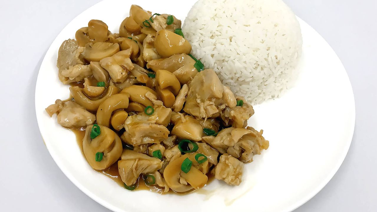 Button Mushroom Chicken with Rice
