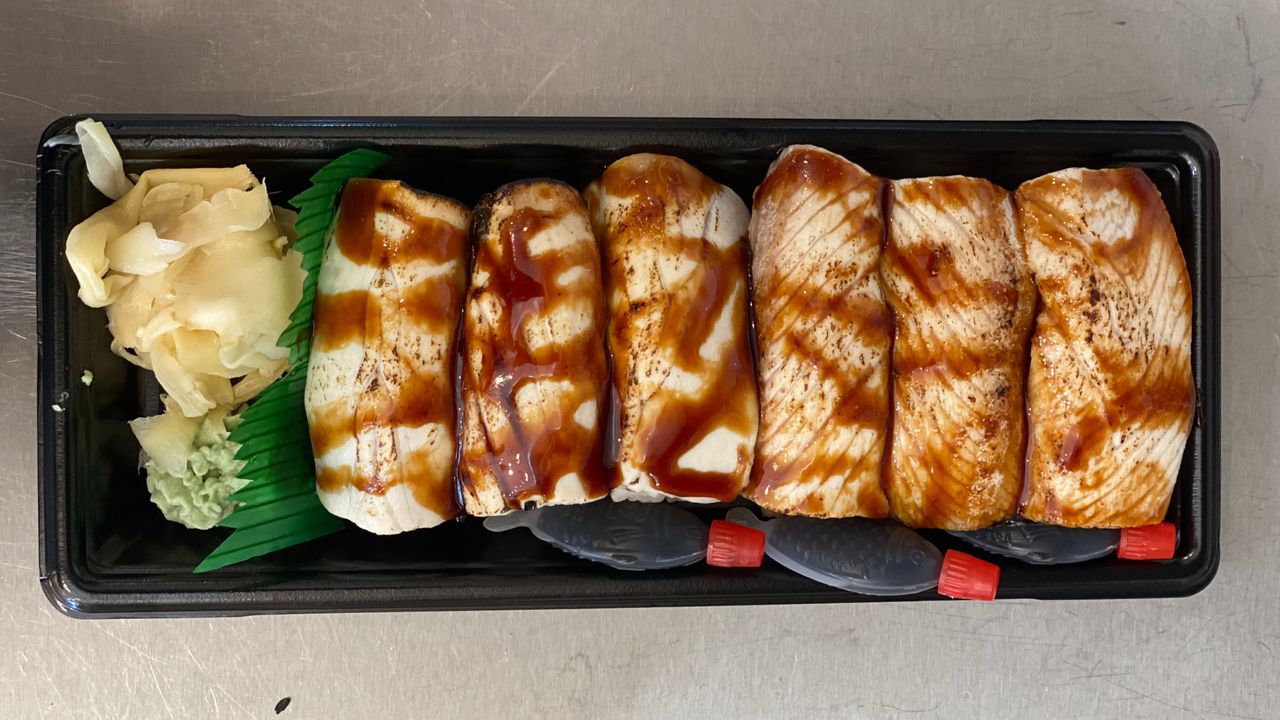 Grilled Kingfish Nigiri 6pcs