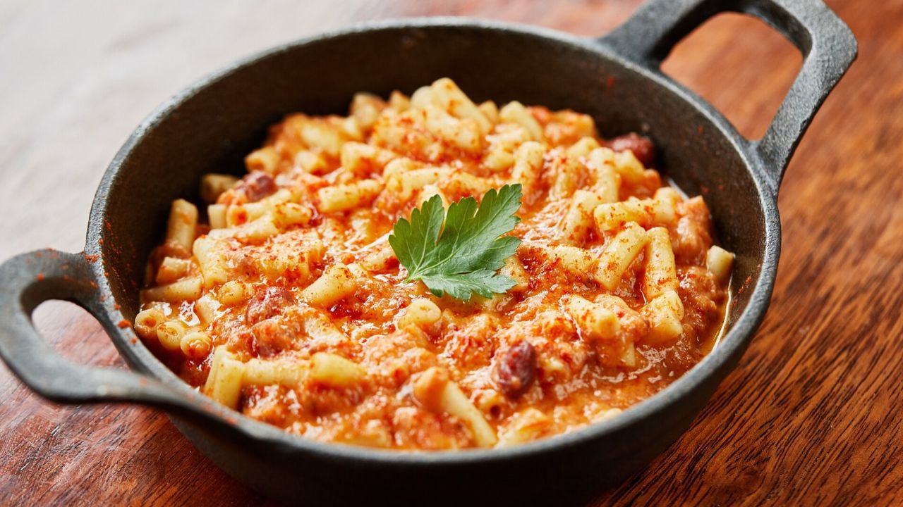 CHILLI MAC & CHEESE (V)