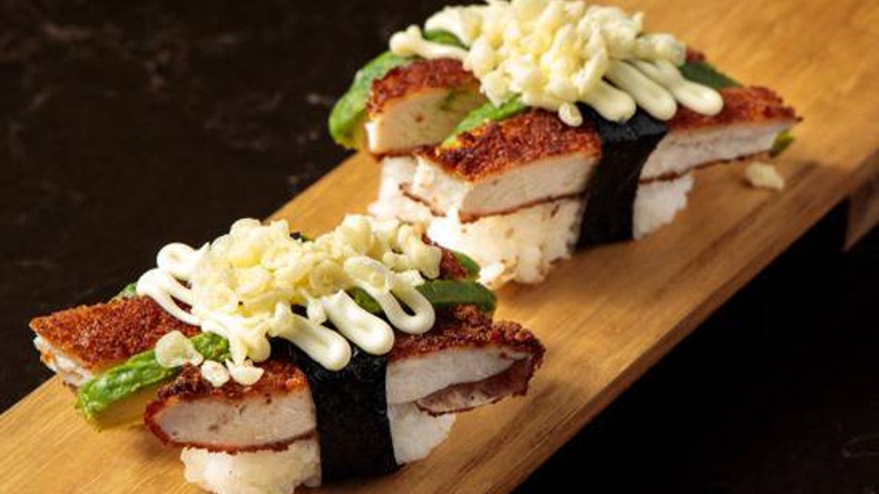 Chicken Avo Nigiri (4pcs)
