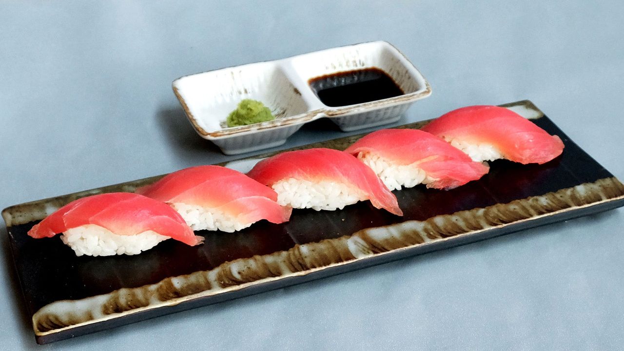 Tuna Nigiri (5 Pieces)
