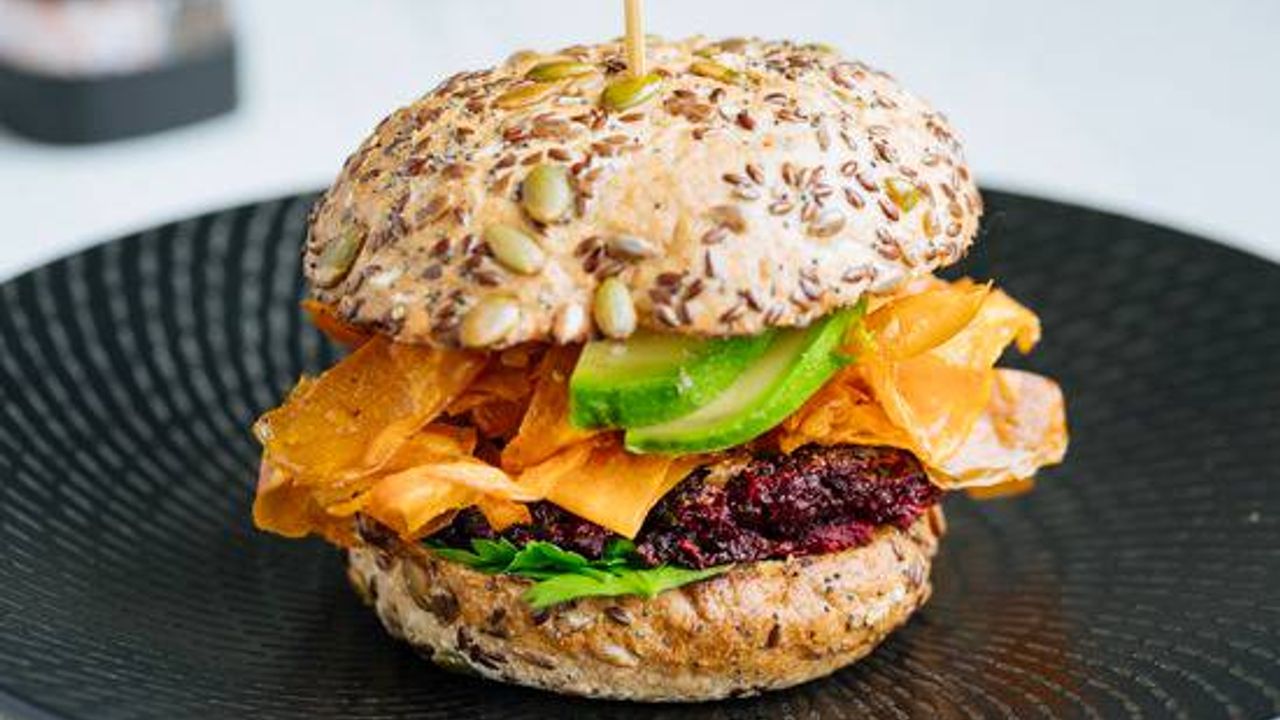 Mushroom & Halloumi Burger